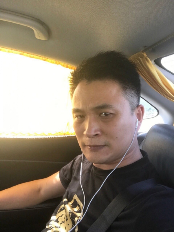 罗的第二张照片--厦门中老年相亲网