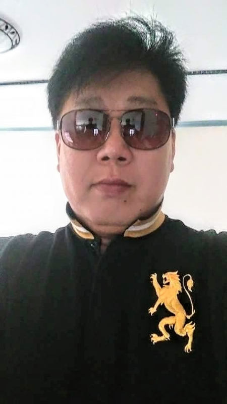 含笑半步癲的第一张照片--厦门中老年相亲网